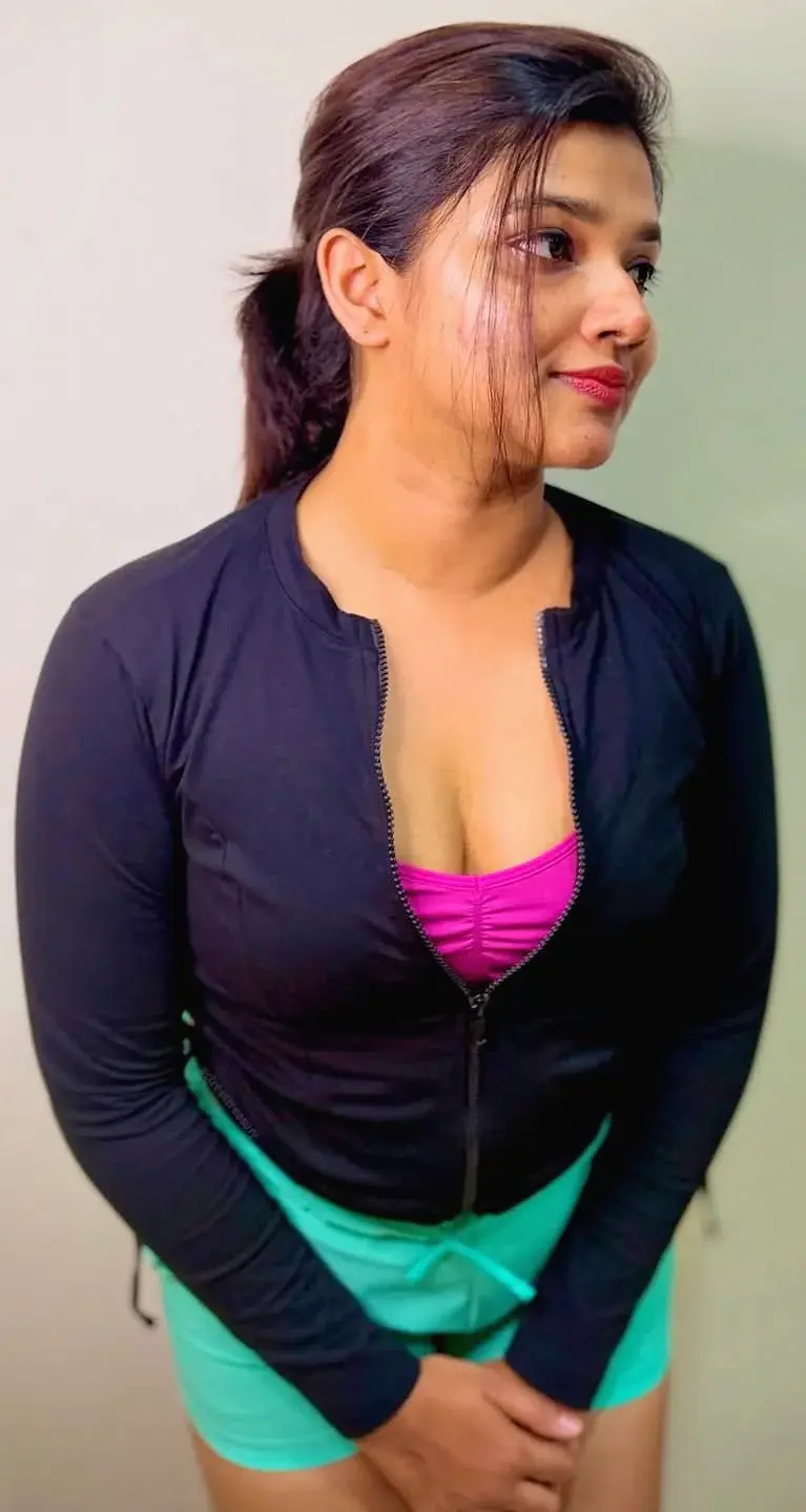 Divya Mumbai Escort