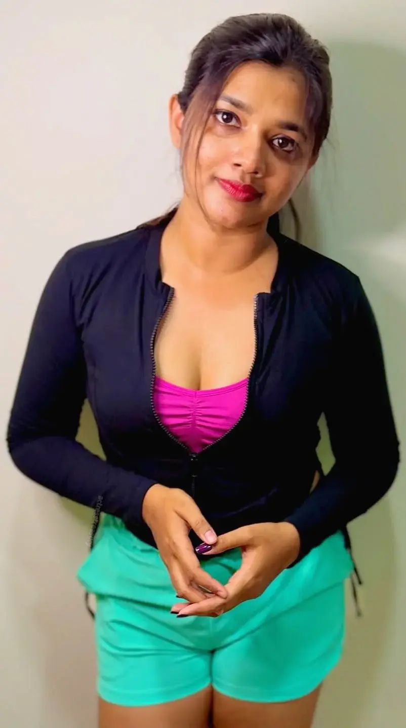 Divya Mumbai Escort