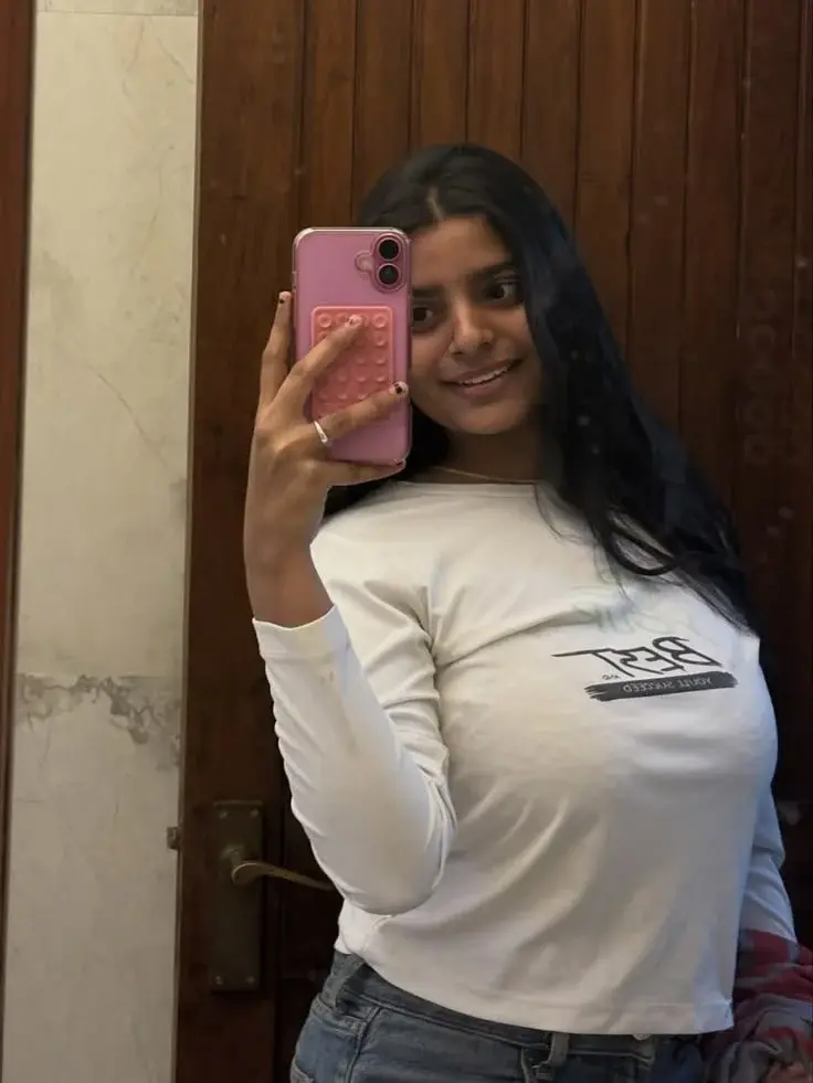 Simran Mumbai Escort