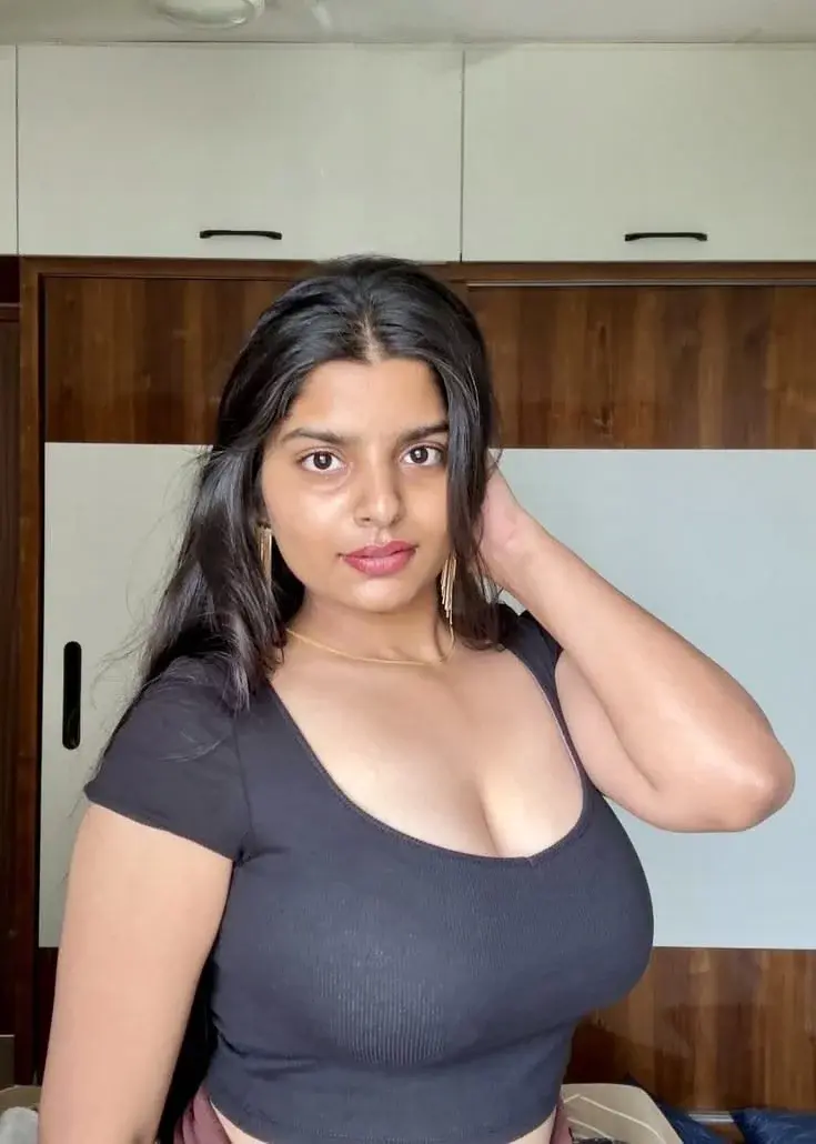 Simran Mumbai Escort